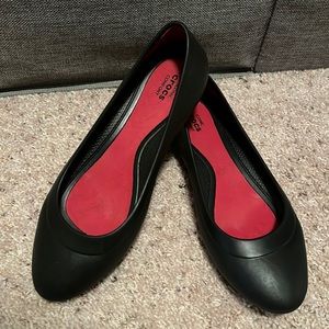 Crocs black flats